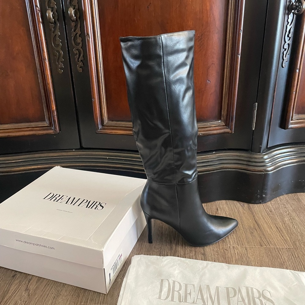NWT Dream Pairs Pointed Toe Stiletto High Heeled Boots BLACK